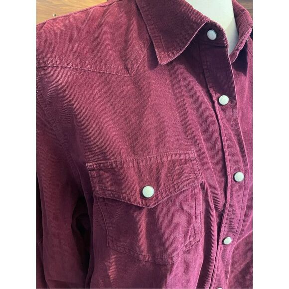 Universal Thread Women’s Corduroy Long Sleeve Button Down Burgundy Shirt Size XX - Picture 3 of 12